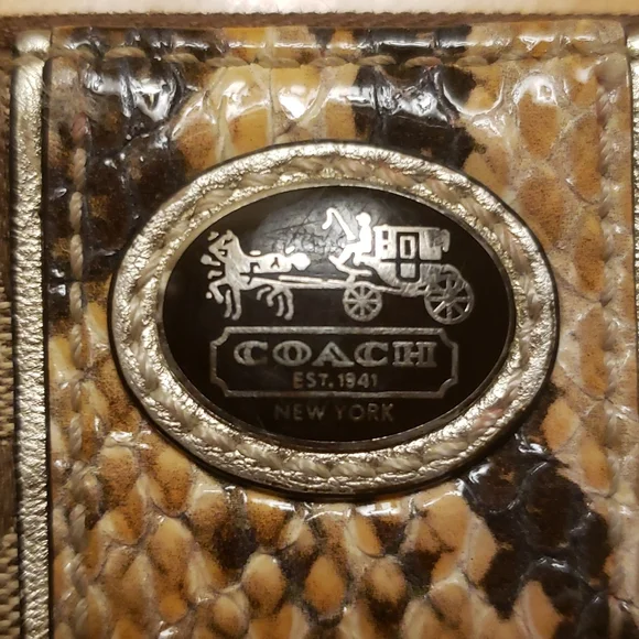 Coach wristlet - Picture 6 of 6